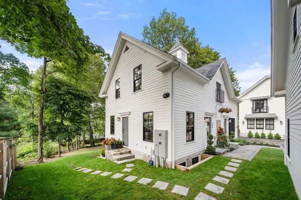 $1,789,000 | 304 Elliot Street, Unit 4, Newton, MA 02464
