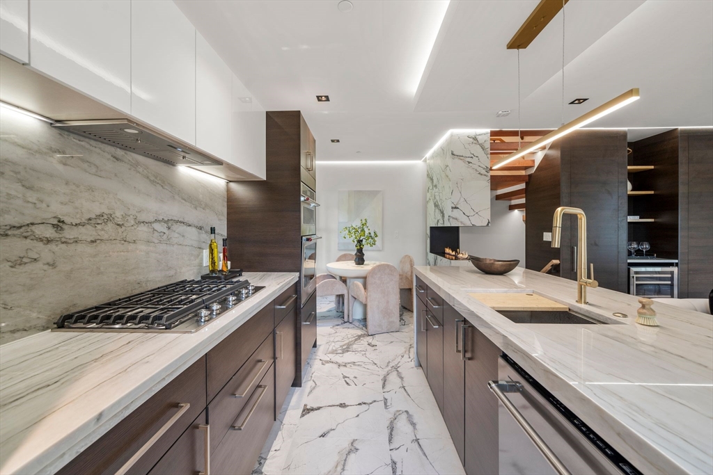 304 Elliot Street, Unit 4 Newton, MA 02464 - Photo 4 of 29