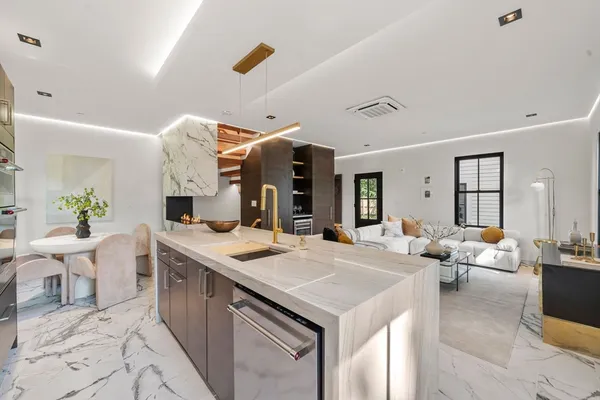 $1,789,000 | 304 Elliot Street, Unit 4, Newton, MA 02464