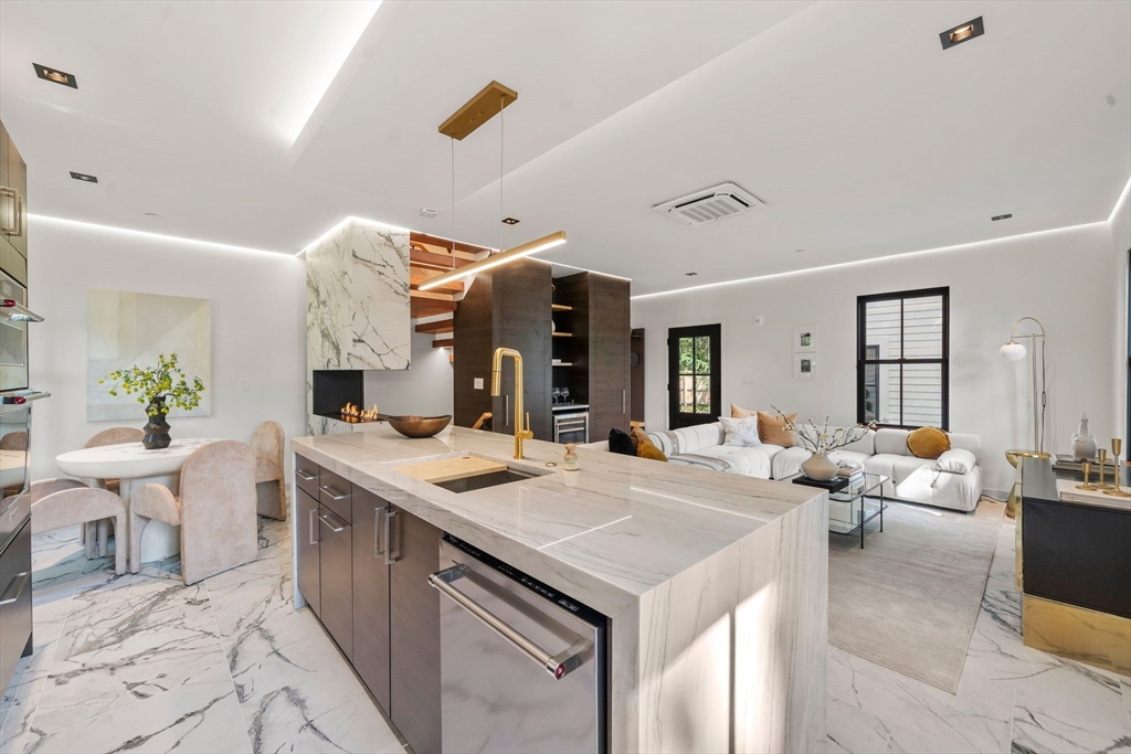 304 Elliot Street, Unit 4 Newton, MA 02464 - Photo 5 of 29