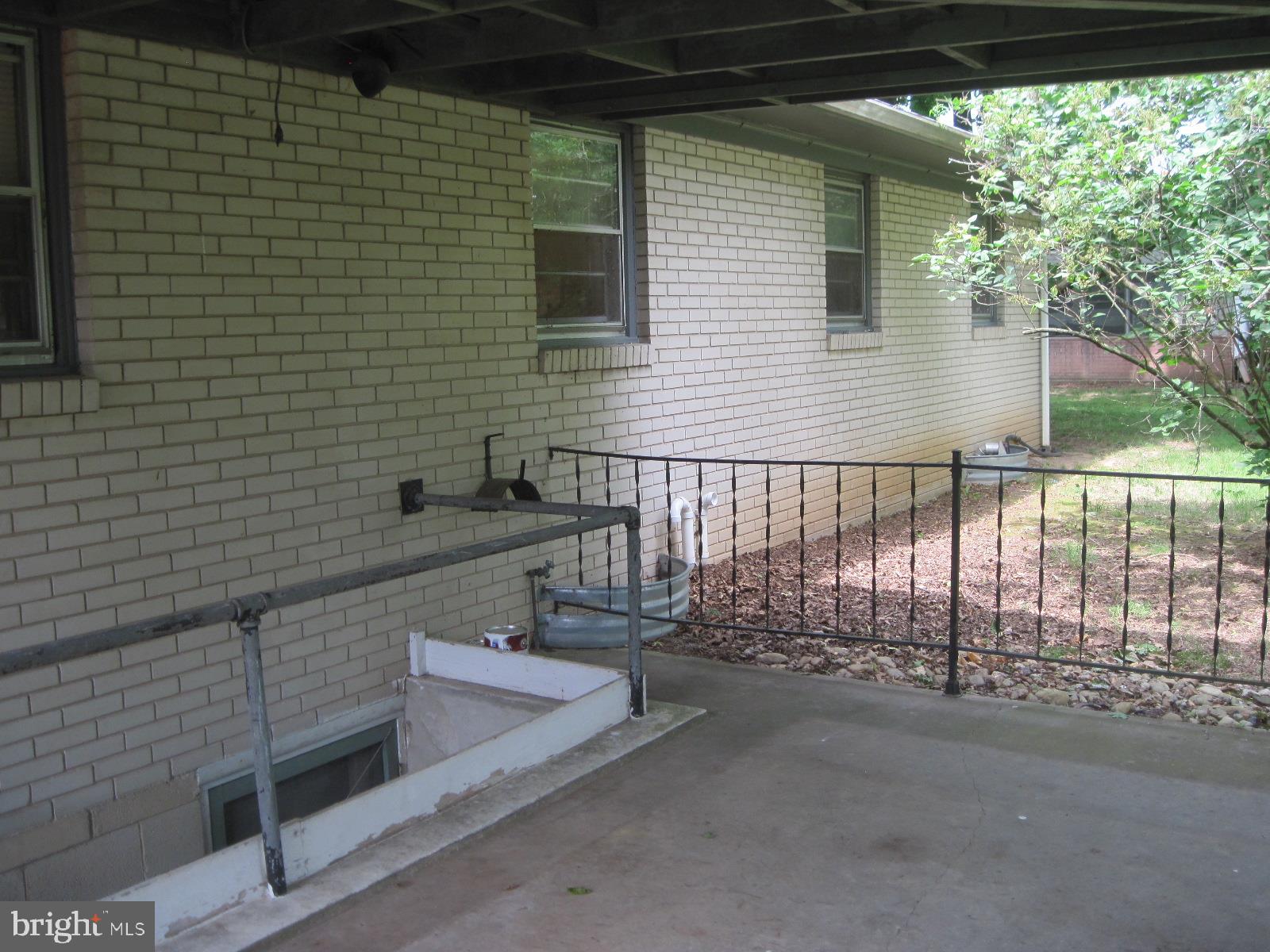 5 Willow Run Road Dover, PA 17315 - Photo 19 of 33 covered patio