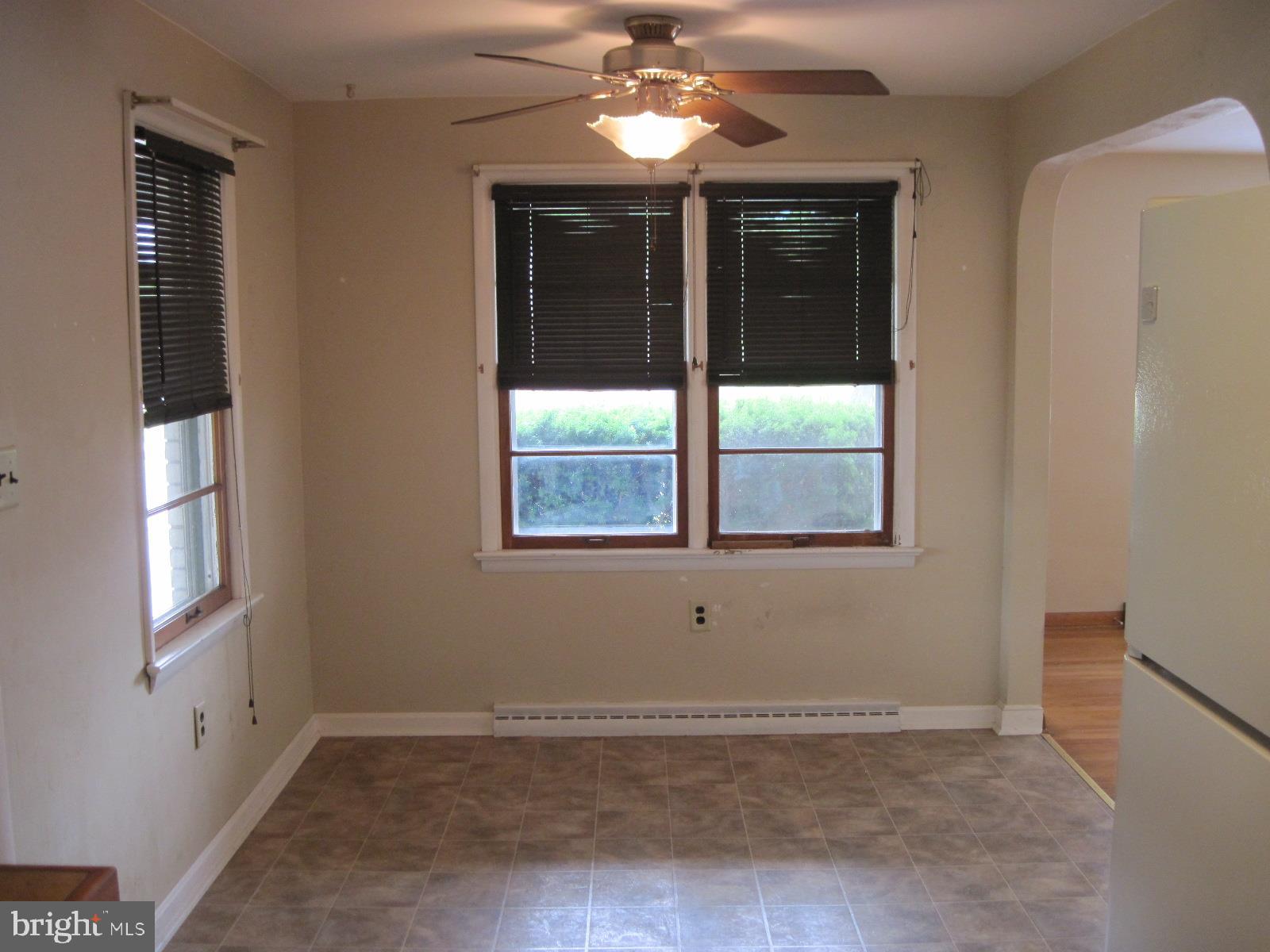5 Willow Run Road Dover, PA 17315 - Photo 10 of 33 eating area