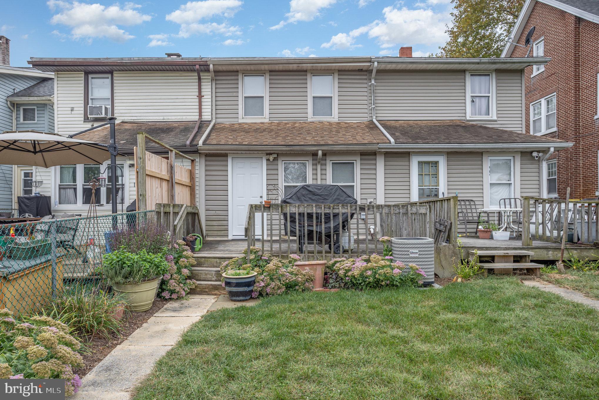 77 Petersburg Road Lancaster, PA 17601 - Photo 20 of 28 a front view of a house with garden
