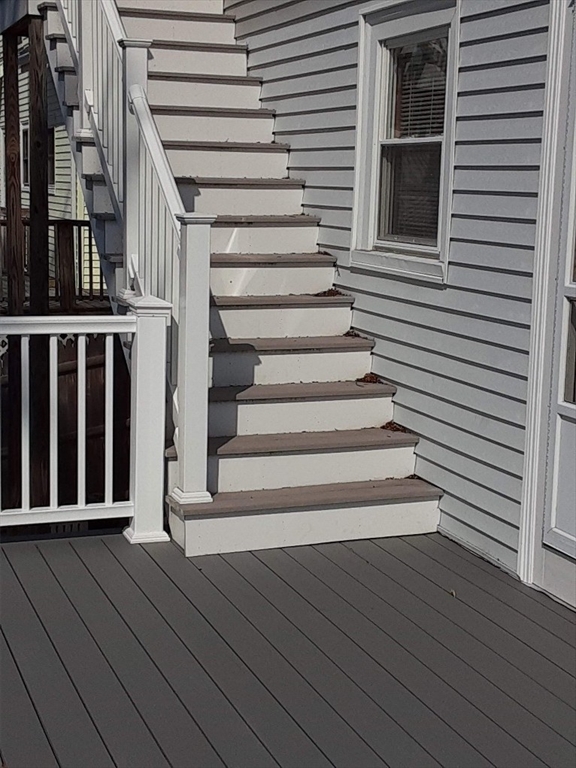 35 Manomet Road Weymouth, MA 02191 - Photo 4 of 24