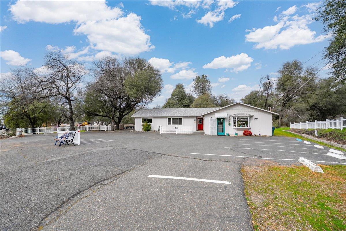 3695 Missouri Flat Road Placerville, CA 95667 - Photo 4 of 64 Spacious paved parking lot