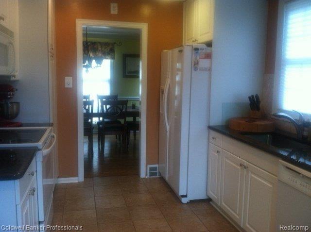 910 Washington Road Grosse Pointe, MI 48230 - Photo 10 of 19 14.JPG