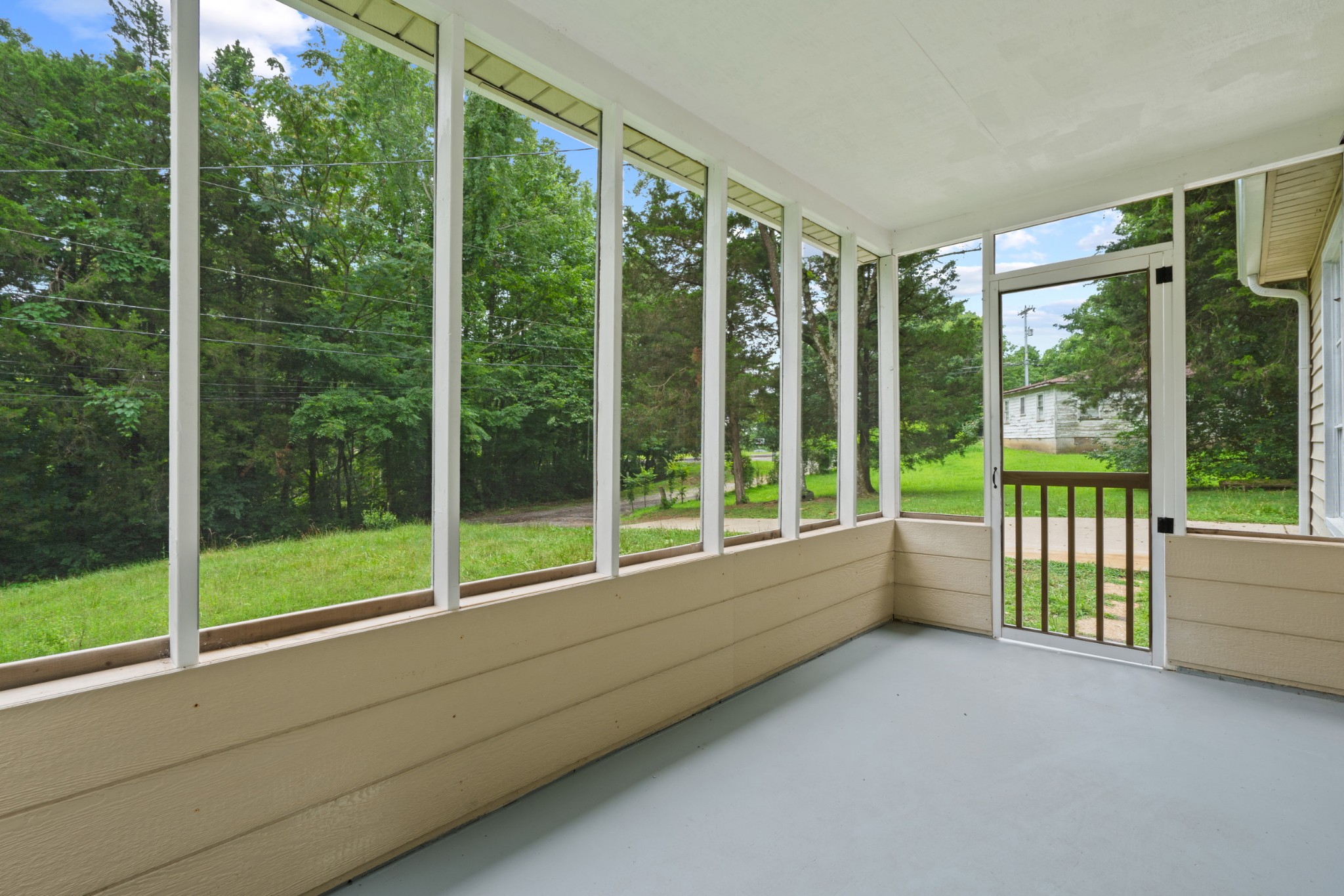 575 Palmyra Road Clarksville, TN 37040 - Photo 8 of 36 Gallery Image 8