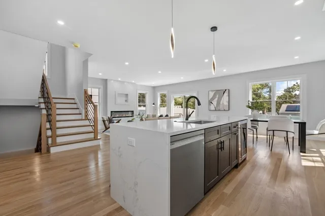 $1,888,000 | 15 Cedarcroft Lane, Waltham, MA 02451