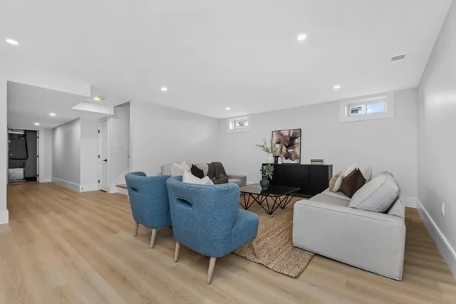 $1,888,000 | 15 Cedarcroft Lane, Waltham, MA 02451