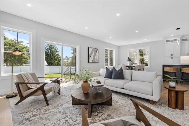 $1,888,000 | 15 Cedarcroft Lane, Waltham, MA 02451