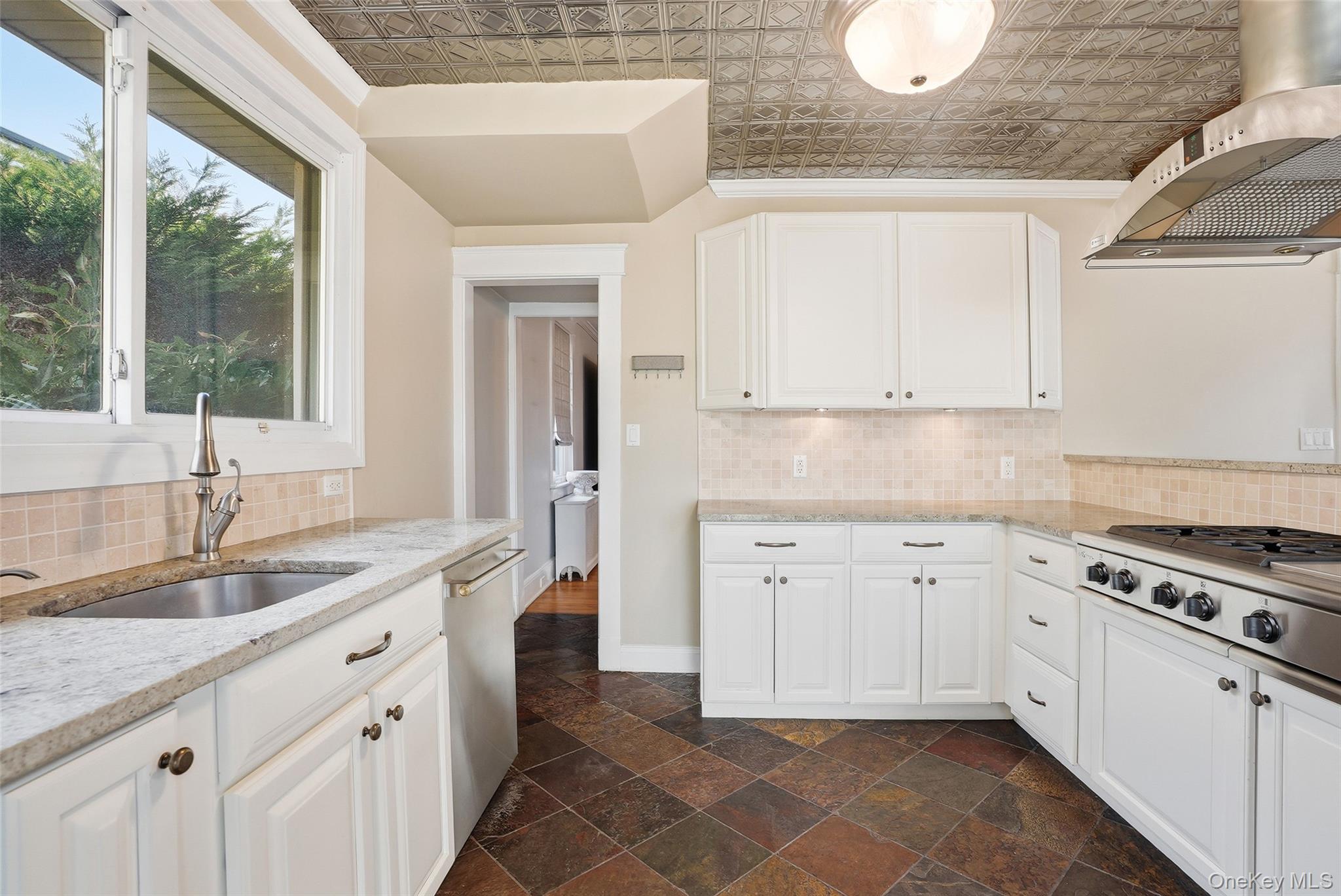 96 Indian Road Port Chester, NY 10573 - Photo 9 of 34