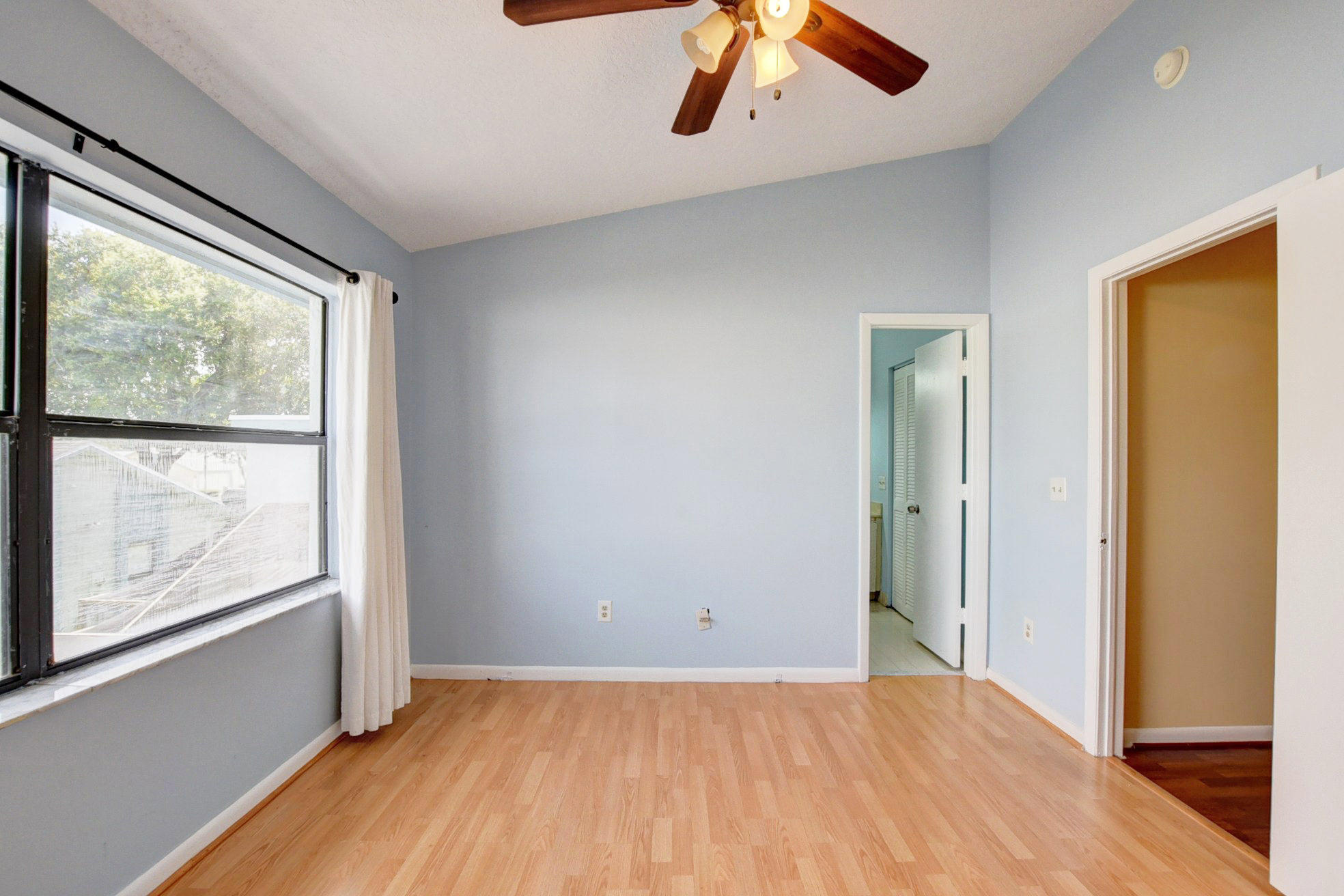 9166 Southwest 21st Court, Unit D Boca Raton, FL 33428 - Photo 23 of 48 Vaulted Ceilings!