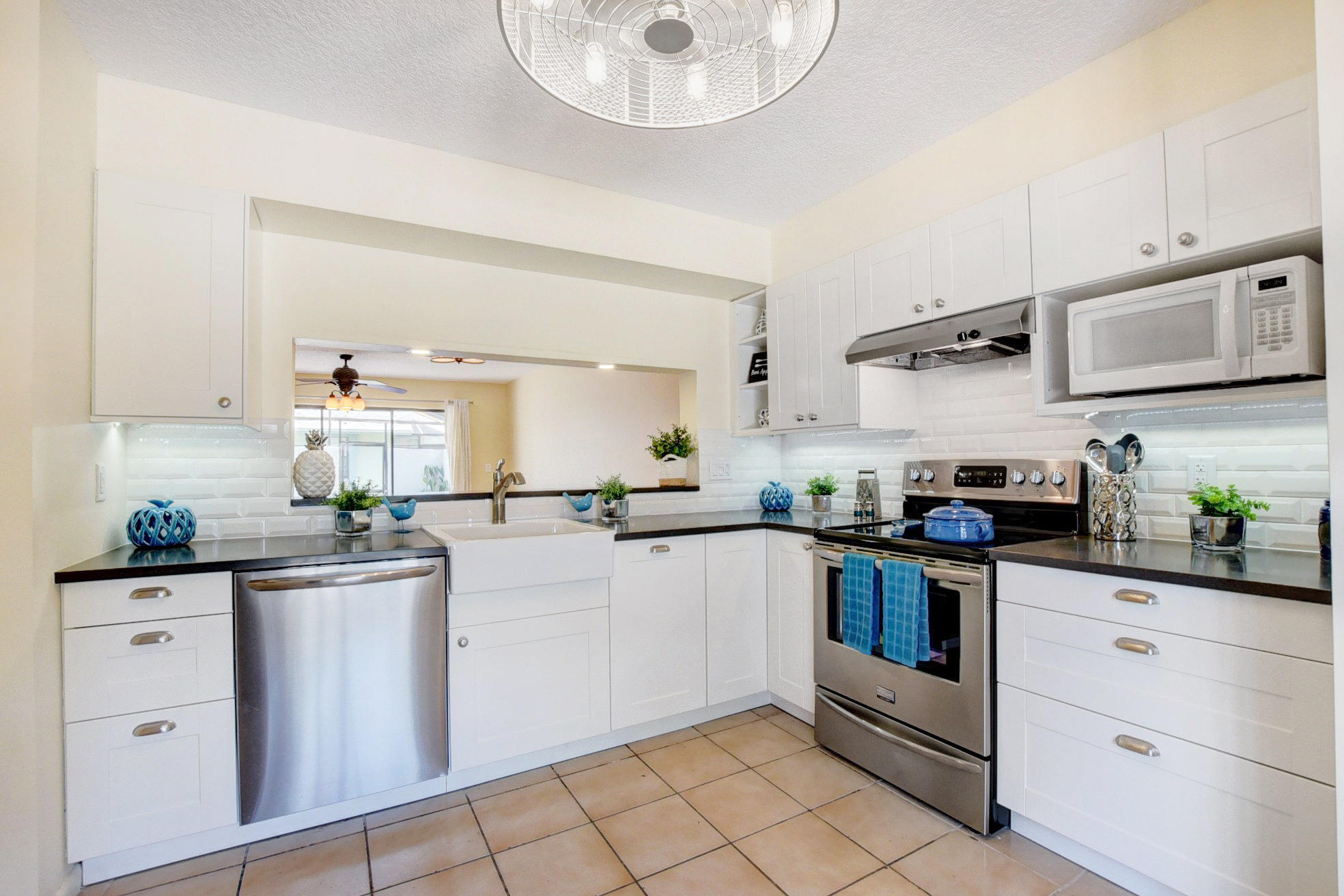 9166 Southwest 21st Court, Unit D Boca Raton, FL 33428 - Photo 3 of 48 Renovated Kitchen!