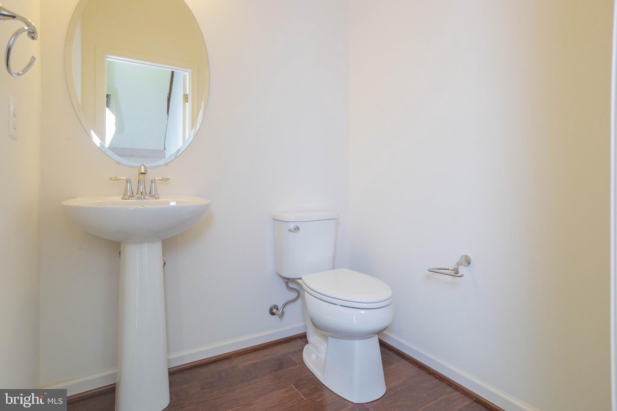 10523 Braddock Run Road Baltimore, MD 21220 - Photo 17 of 40 Main floor powder room