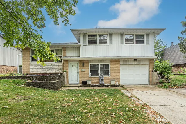 $345,000 | 7503 161st Place, Tinley Park, IL 60477