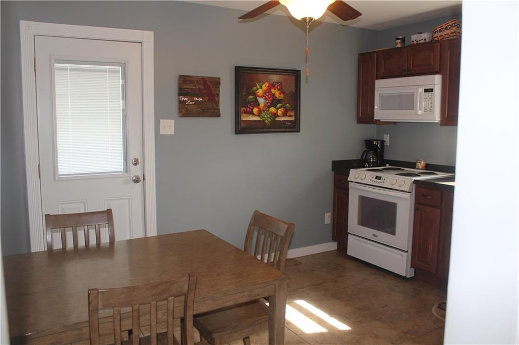 202 Highfield Road Butler, PA 16001 - Photo 4 of 23 Eat-in Kitchen