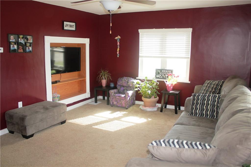 202 Highfield Road Butler, PA 16001 - Photo 6 of 23 Living Room