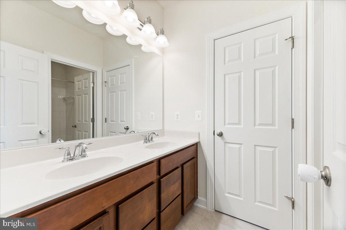 26844 Cobalt Lane Chantilly, VA 20152 - Photo 31 of 43