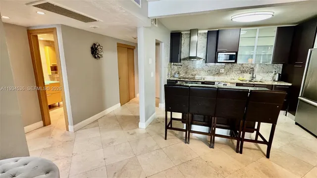 $2,500 | 19390 Collins Avenue, Unit 816, Sunny Isles Beach, FL 33160