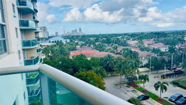 $2,500 | 19390 Collins Avenue, Unit 816, Sunny Isles Beach, FL 33160