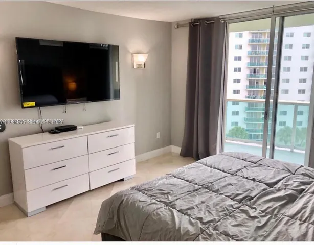 $2,500 | 19390 Collins Avenue, Unit 816, Sunny Isles Beach, FL 33160