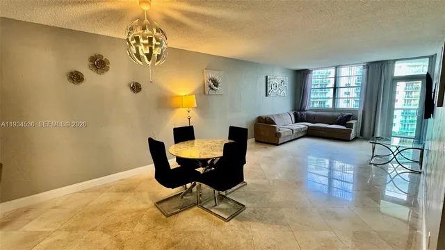 $2,500 | 19390 Collins Avenue, Unit 816, Sunny Isles Beach, FL 33160