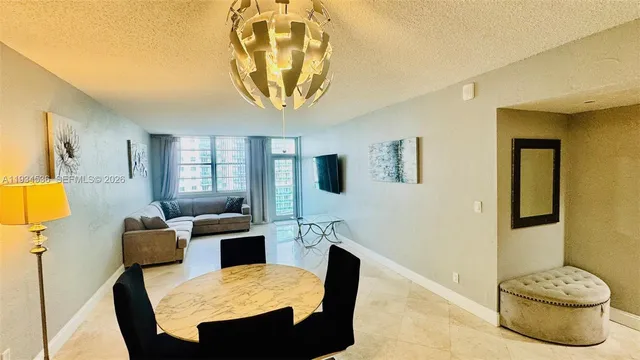 $2,500 | 19390 Collins Avenue, Unit 816, Sunny Isles Beach, FL 33160