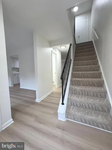 a view of entryway and hall