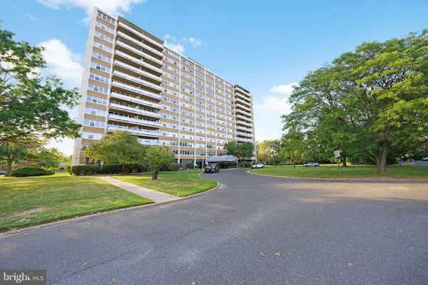 $149,000 | 904 Barclay Towers Cherry Hill, Cherry Hill, NJ 08034
