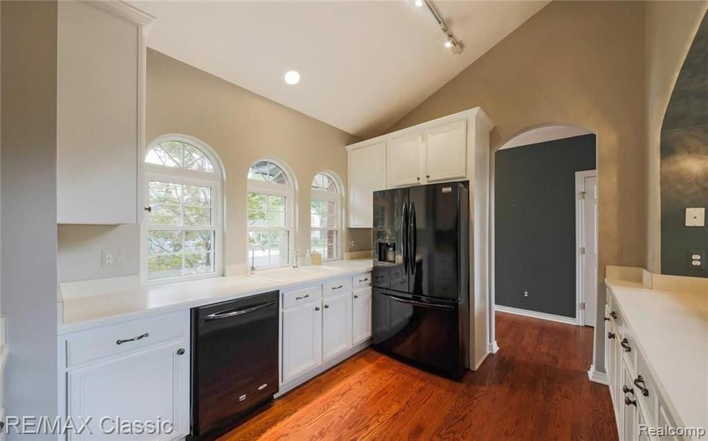 595 East Commerce Street, Unit 2 Milford, MI 48381 - Photo 13 of 25