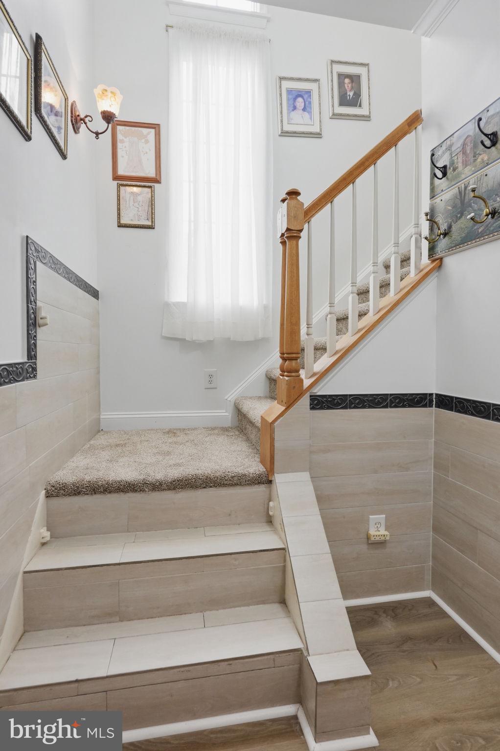 10 Pine Ridge Court Sewell, NJ 08080 - Photo 22 of 56 Staircase no. 2