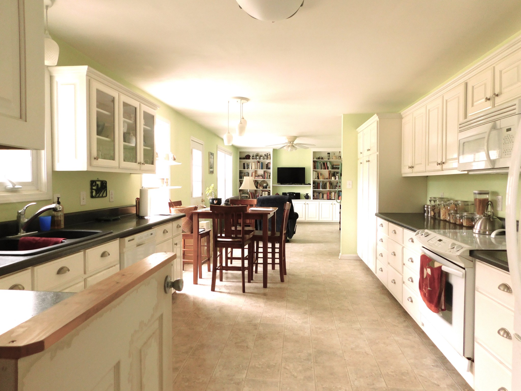 696 Baker Road Columbia, TN 38401 - Photo 4 of 19 a large kitchen with lots of counter top space and stainless steel appliances