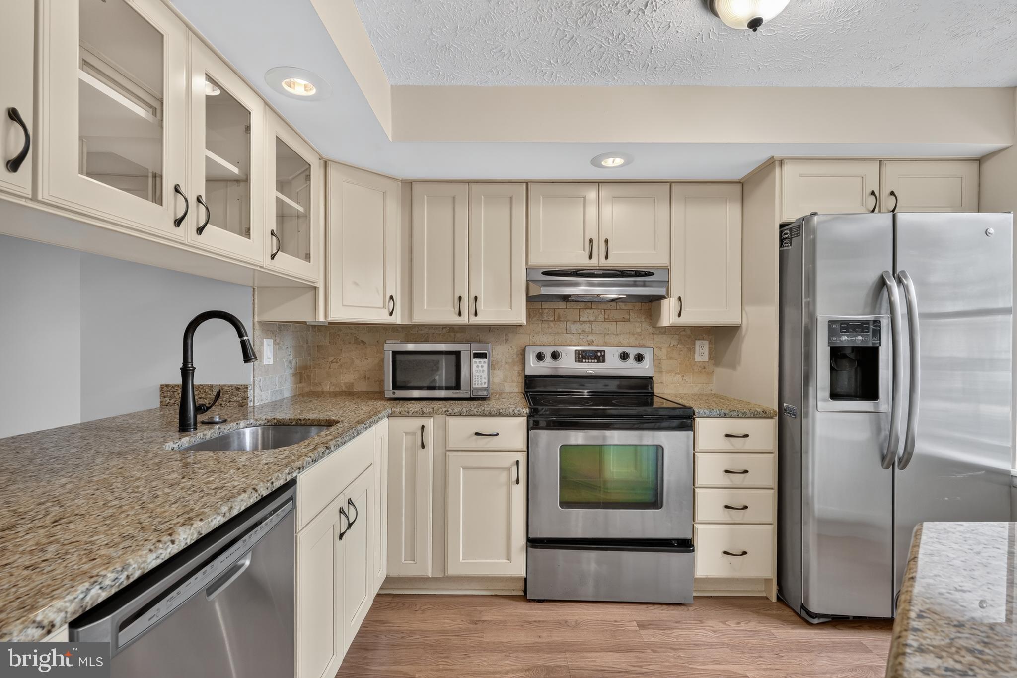 6313 Sunset Terrace Springfield, VA 22153 - Photo 4 of 27 Gallery Image 4