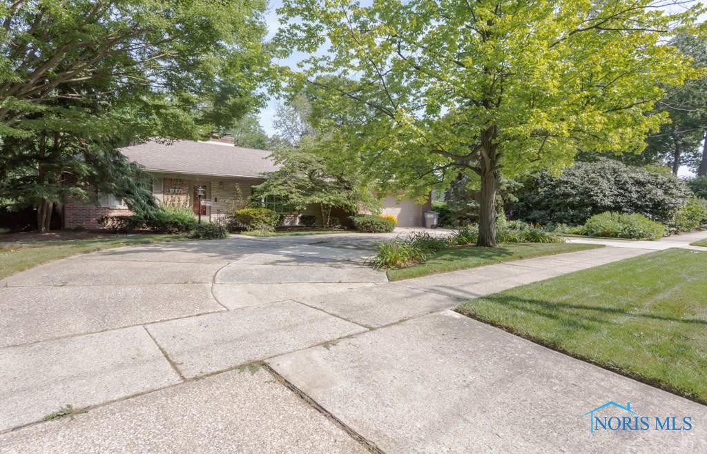 4032 River Road Toledo, OH 43614 - Photo 2 of 31 Gallery Image 2