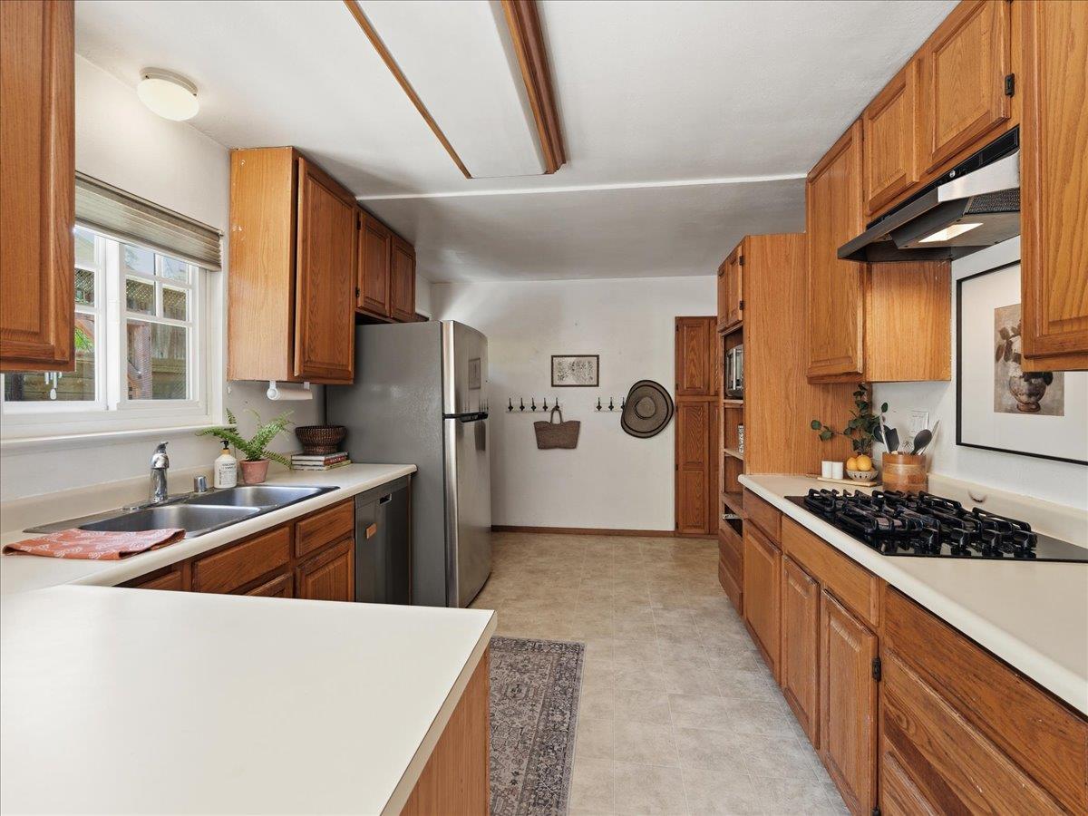 8060 Hihn Road Ben Lomond, CA 95005 - Photo 6 of 23