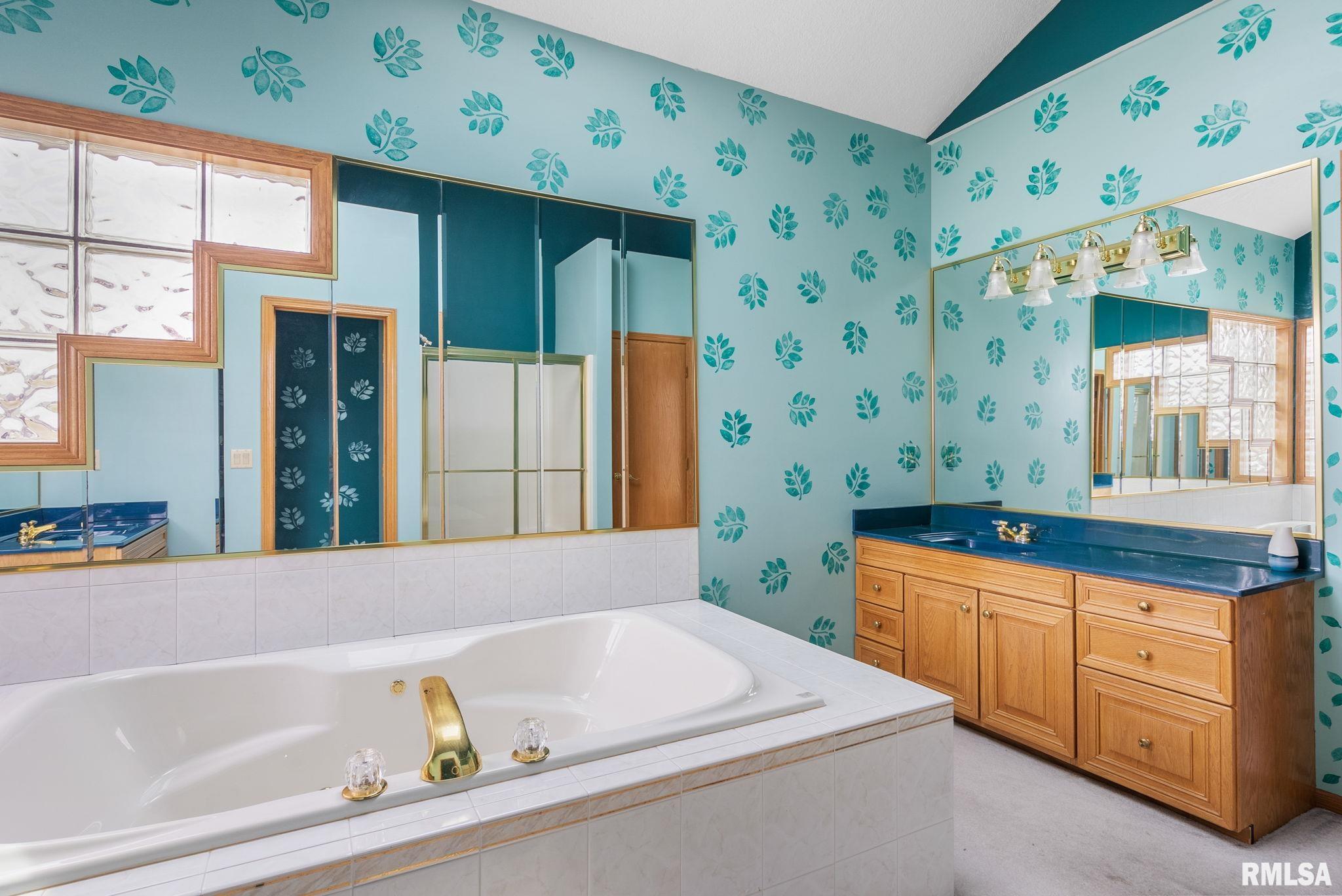4519 Fairhaven Road Davenport, IA 52807 - Photo 23 of 38 Gallery Image 23