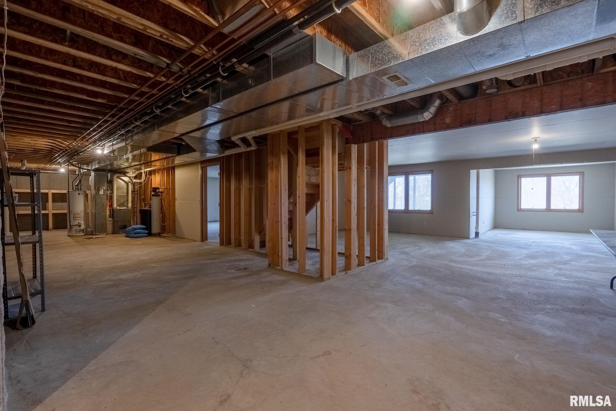 4519 Fairhaven Road Davenport, IA 52807 - Photo 33 of 38 Gallery Image 33
