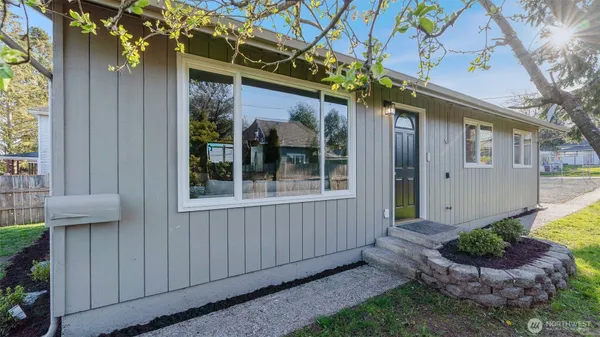 $510,000 | 2520 Chestnut Street, Everett, WA 98201