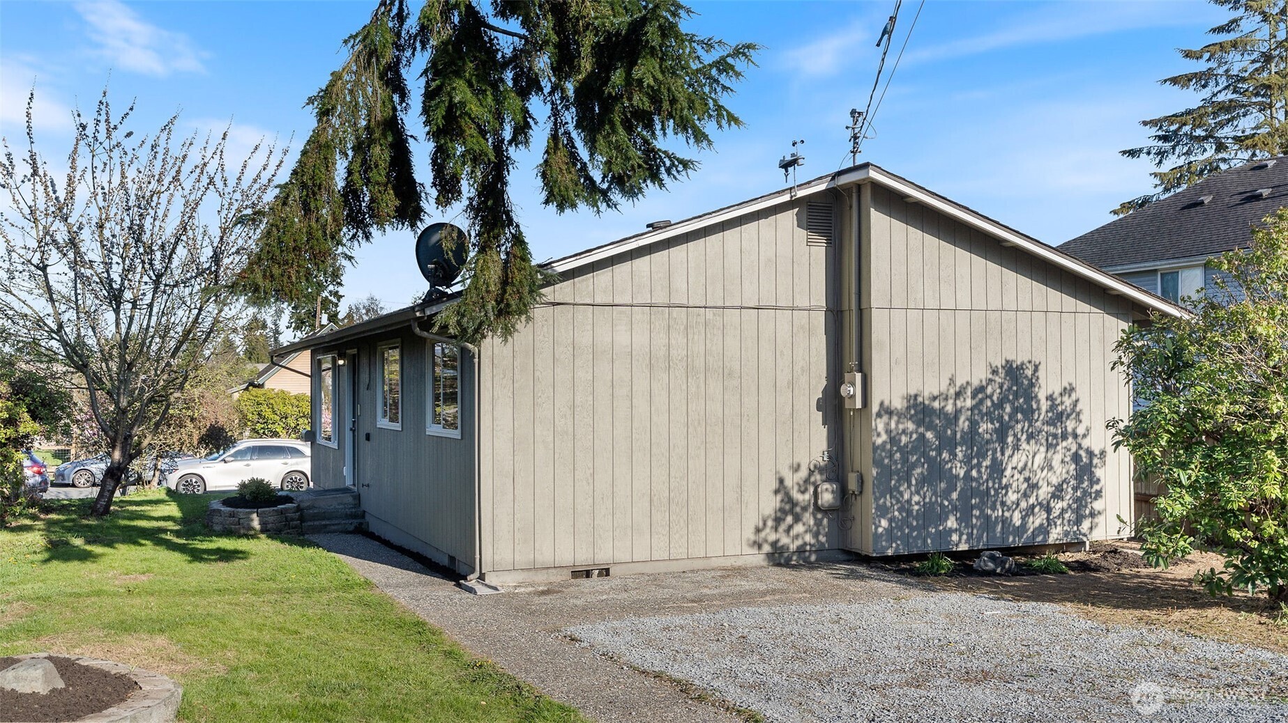 2520 Chestnut Street Everett, WA 98201 - Photo 23 of 29 a view of a house with a yard
