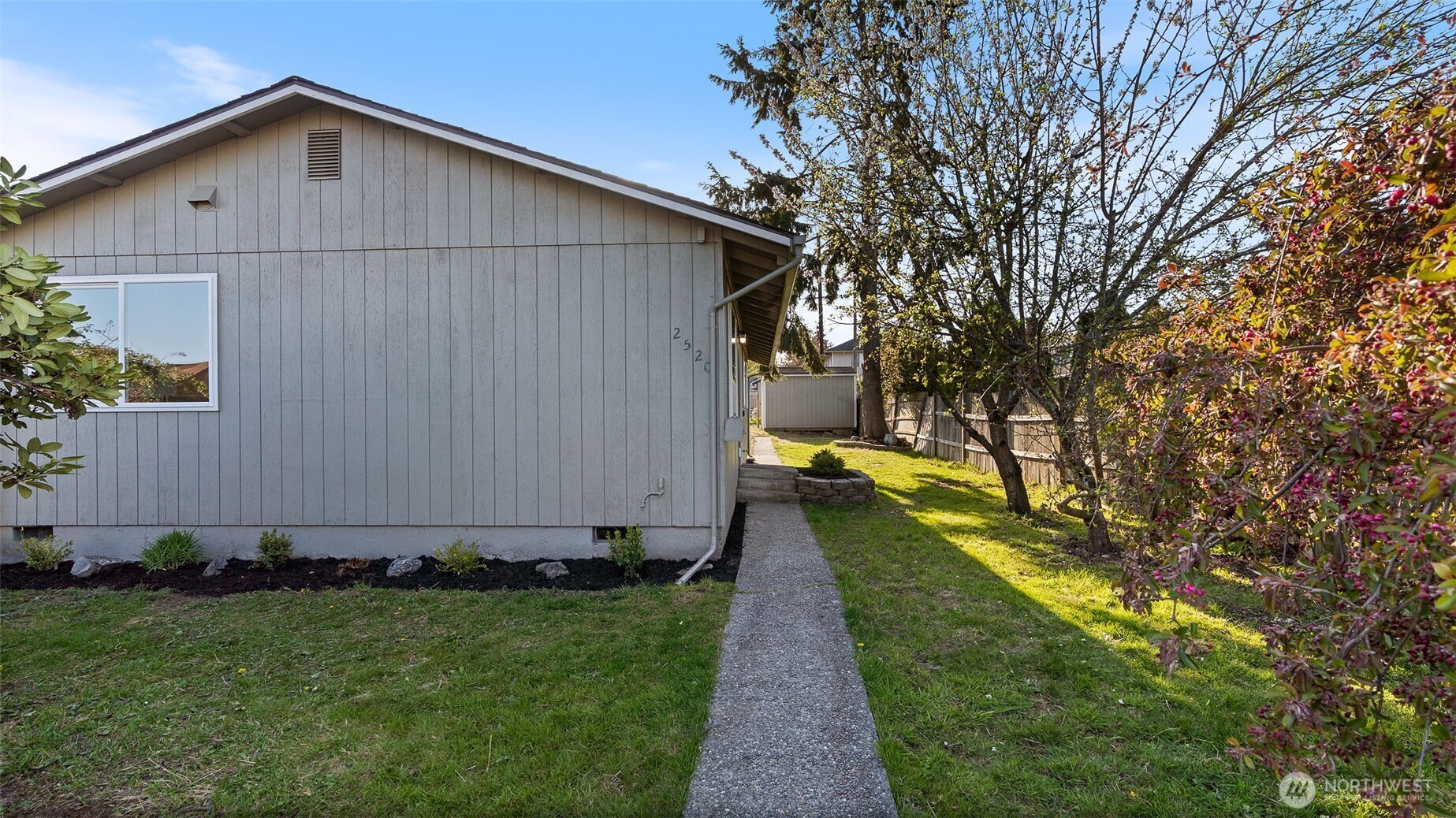 2520 Chestnut Street Everett, WA 98201 - Photo 26 of 29 a view of a backyard with pathway