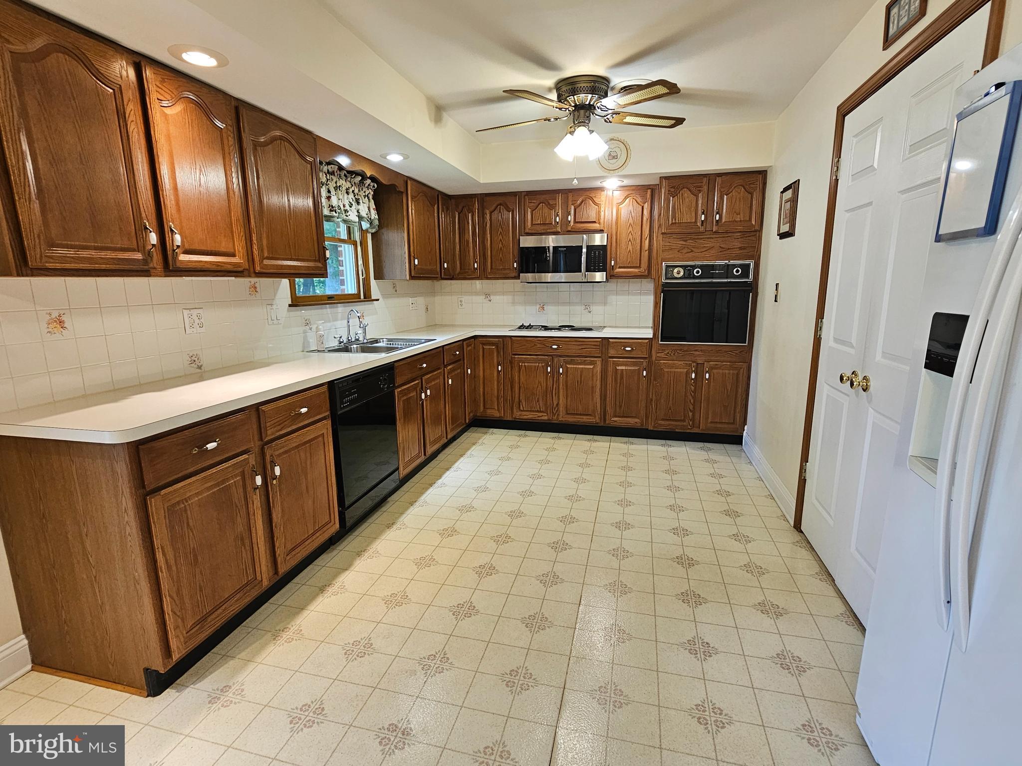 42798 St Andrews Church Road Leonardtown, MD 20650 - Photo 3 of 48