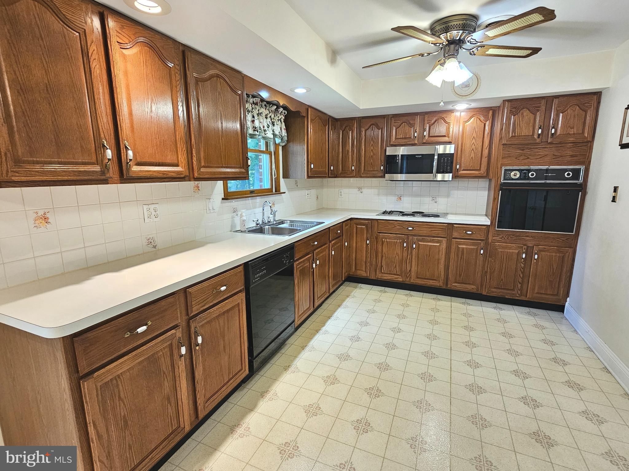 42798 St Andrews Church Road Leonardtown, MD 20650 - Photo 4 of 48