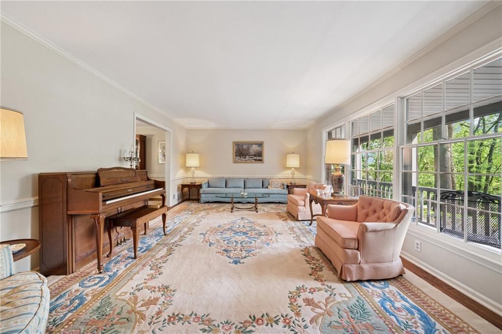 140 Hilton Road Greensburg, PA 15601 - Photo 2 of 37 Gallery Image 2