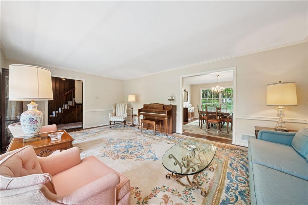 140 Hilton Road Greensburg, PA 15601 - Photo 3 of 37 Gallery Image 3
