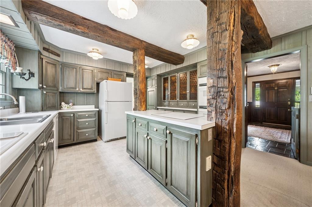 140 Hilton Road Greensburg, PA 15601 - Photo 8 of 37 Gallery Image 8