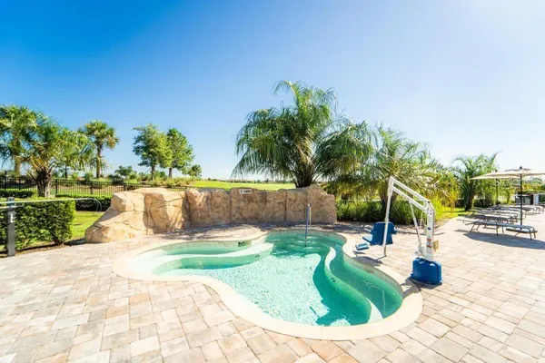 $299,000 | 18028 Gawthrop Drive, Unit 403, Bradenton, FL 34211