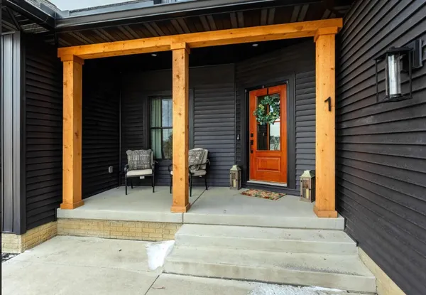 $3,499 | 1 Country Club Court, Le Claire, IA 52753