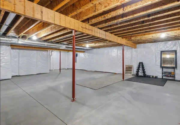 $3,499 | 1 Country Club Court, Le Claire, IA 52753