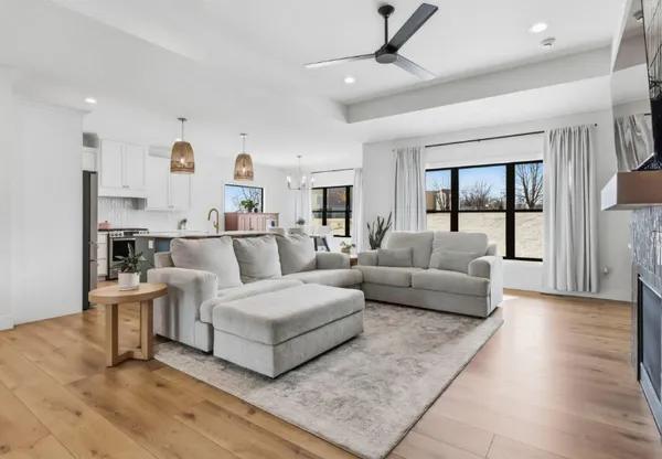 $3,499 | 1 Country Club Court, Le Claire, IA 52753