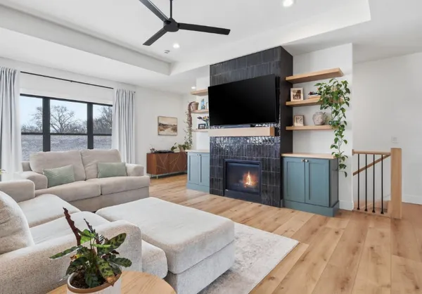 $3,499 | 1 Country Club Court, Le Claire, IA 52753